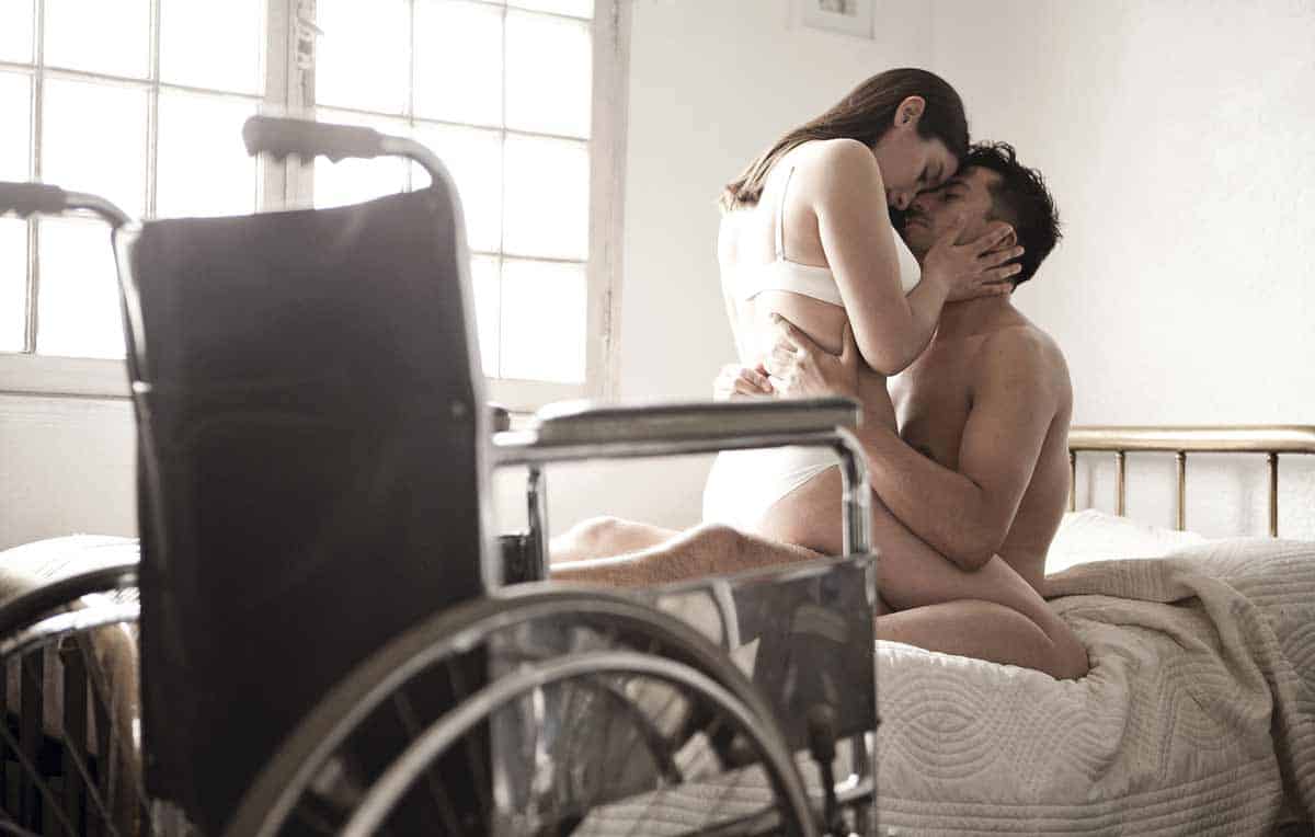 pareja en una cama