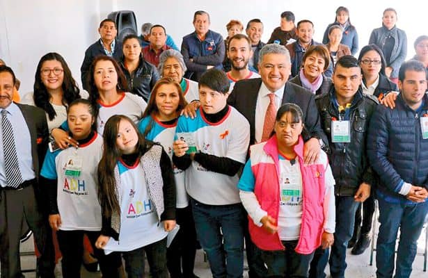 Jóvenes con discapacidad realizarán servicio social