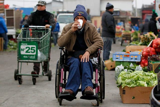 Alumno crea dispositivo para evitar lesiones de usuarios en silla de ruedas