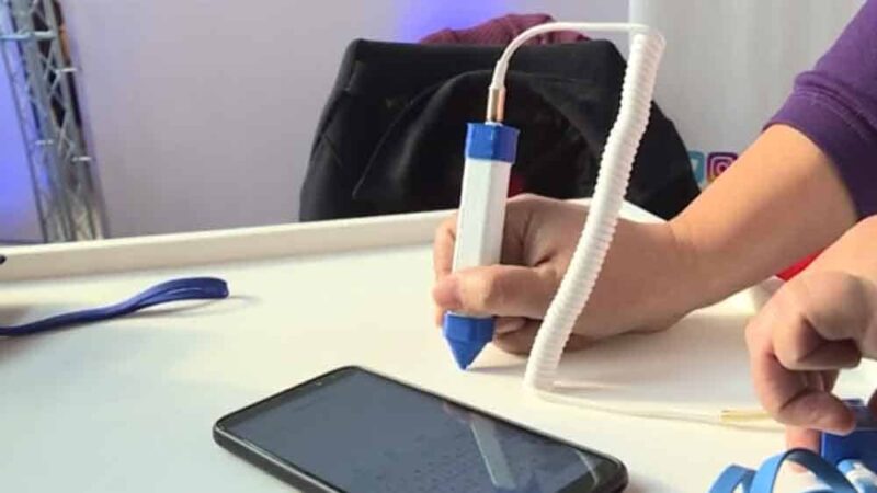 Crean lápiz que traduce la escritura braille a texto y audio