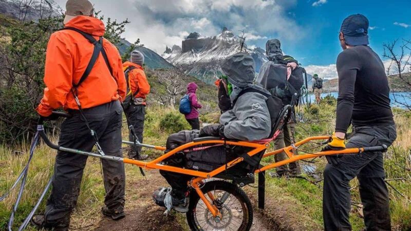 “En busca de mi cumbre”: el documental que muestra los desafíos de una mujer en silla de ruedas para llegar hasta el glaciar Michinmahuida