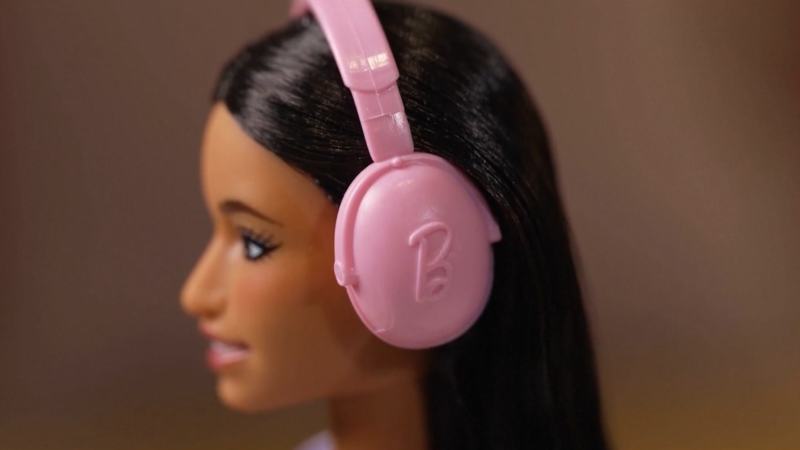 Niña de 5 años ayudó en la creación de la Barbie autista
