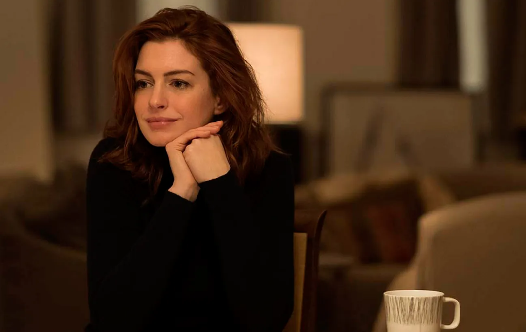Fotografía de la actriz Anne Hathaway en la serie Modern Love