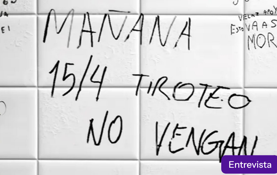 Imagen de una pared donde dice escrito "Mañana 15/4 tiroteo no vengan"