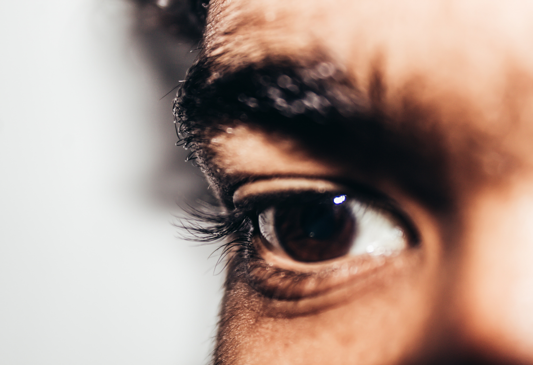 Foto del ojo de un hombre