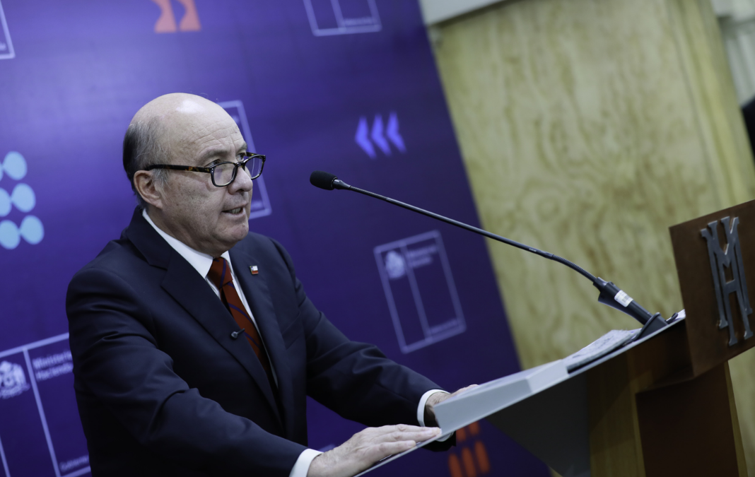 Fotografía ministro Jorge Quiroz