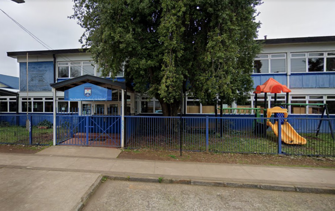 Frontis escuela llaima temuco