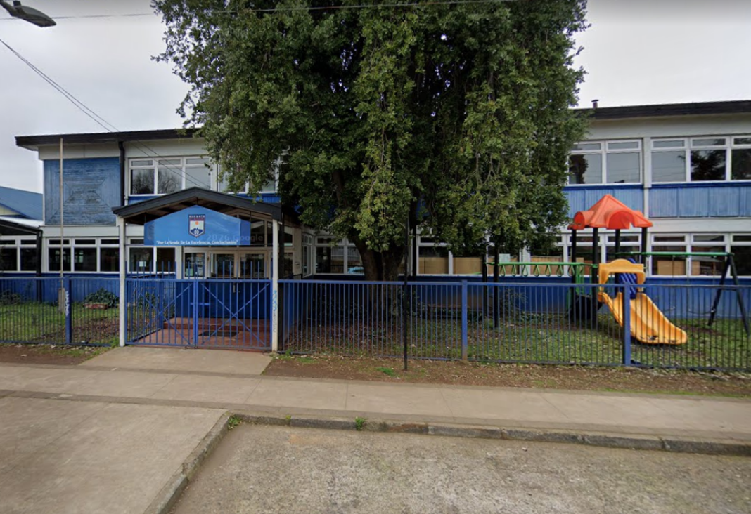 Frontis escuela llaima temuco
