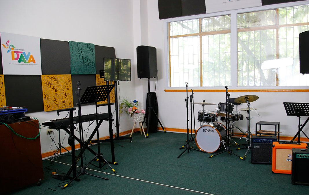 Fotografía de una sala de ensayo musical