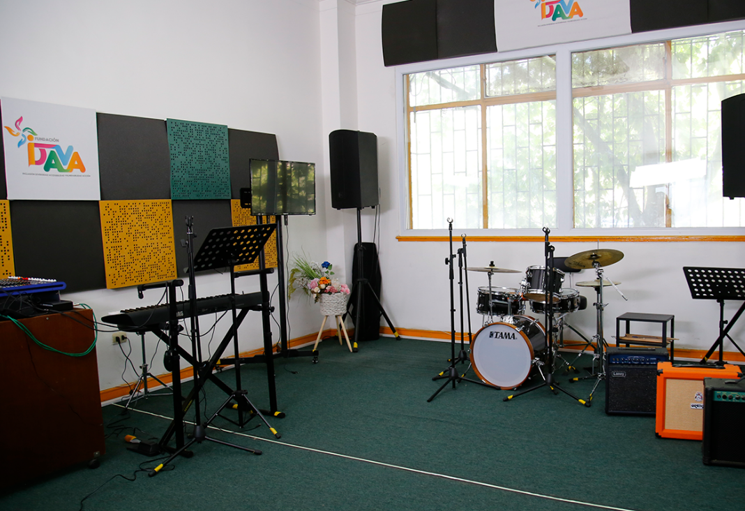Fotografía de una sala de ensayo musical