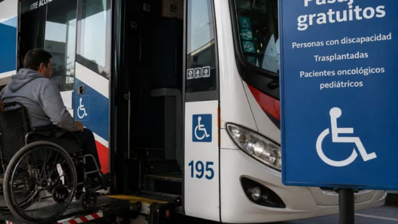 Gobierno argentino ya no subvencionará pasajes de micros a personas con discapacidad ni a infancias con cáncer