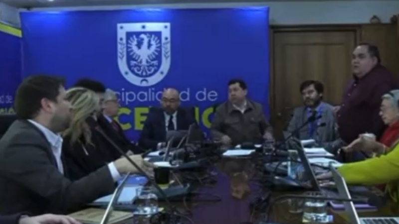Concejal en Concepción abandonó sesión tras discriminación: le pidieron leer acta a pesar de que tiene discapacidad visual