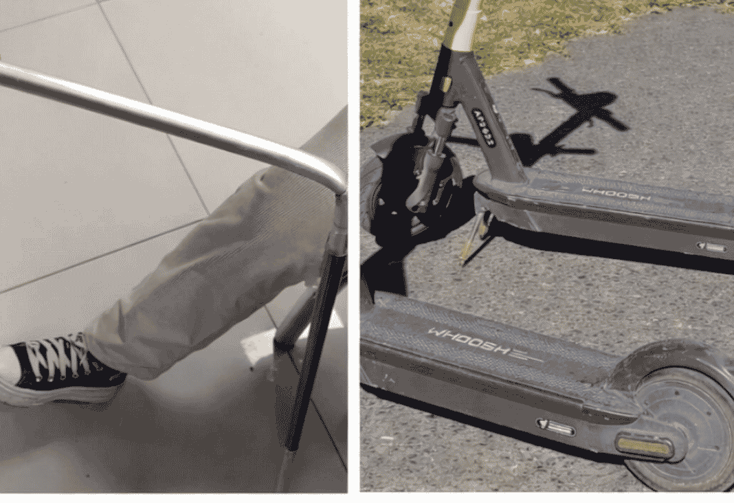 Imagen de bastón blanco quebrado y scooters estacionados