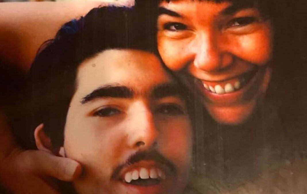 Malucha Pinto junto a su hijo Tomás