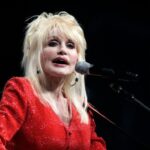 Dolly Parton cantando