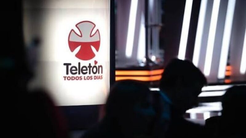 Logo teletón en una pantalla