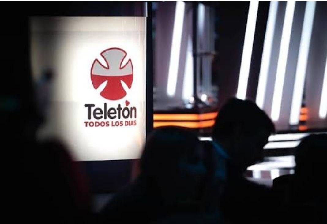 Logo teletón en una pantalla