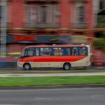 micro andando veloz